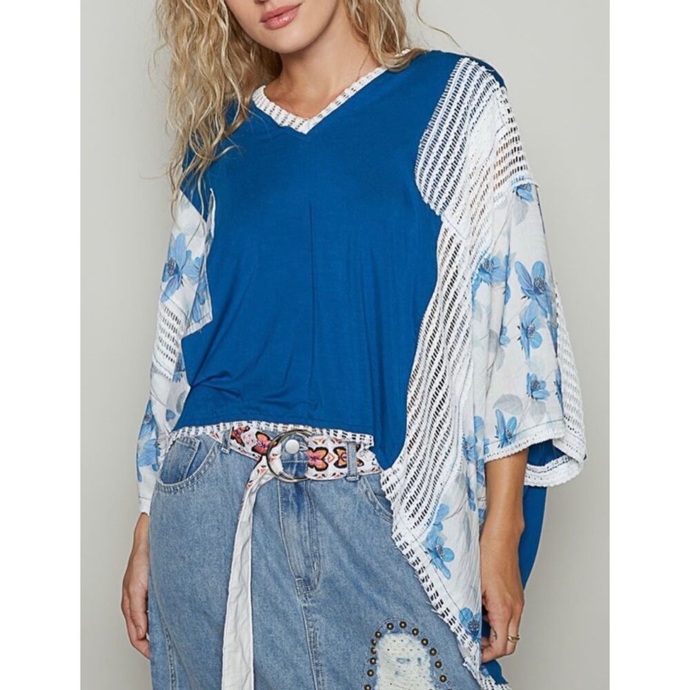 POL Crochet Detail Floral V Neck Oversized Top Tunic Blue White Size Medium